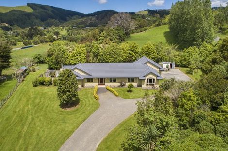 Photo of property in 29 Ngahere Park Road, Turitea, Palmerston North, 4472