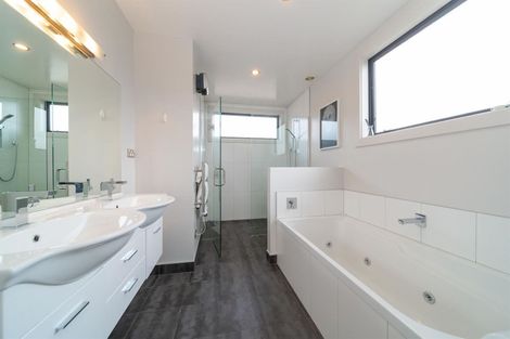 Photo of property in 116 Rob Roy Lane, Wanaka, 9305