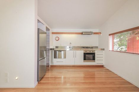 Photo of property in 8 Albemarle Road, Northland, Wellington, 6012