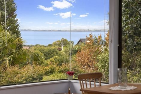 Photo of property in 1/95 Braemar Road, Castor Bay, Auckland, 0620