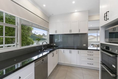 Photo of property in 7 Epping Grove, Karori, Wellington, 6012