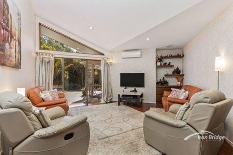 Photo of property in 18 Oakford Park Crescent, Greenhithe, Auckland, 0632