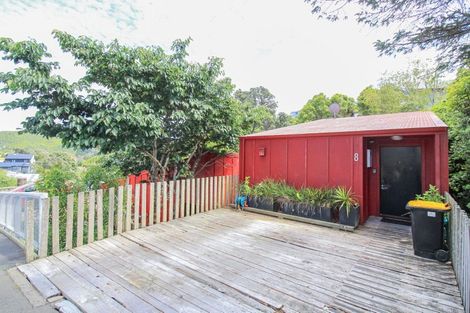 Photo of property in 8 Albemarle Road, Northland, Wellington, 6012