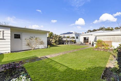 Photo of property in 10 Moselle Street, Island Bay, Wellington, 6023