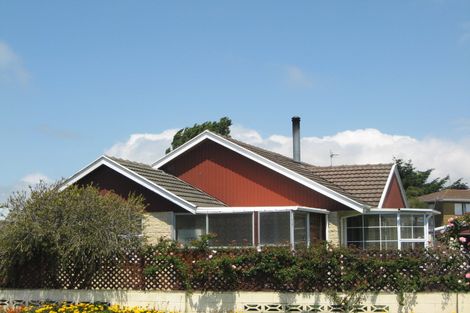 Photo of property in 14 Woodlands Place, Aranui, Christchurch, 8061