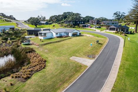 Photo of property in 127 Estuary Drive, Mangawhai Heads, Mangawhai, 0505