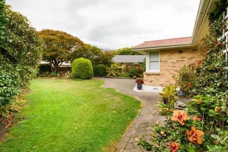Photo of property in 14 Innes Place, Roslyn, Palmerston North, 4414
