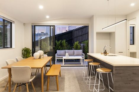 Photo of property in 37a Hythe Terrace, Mairangi Bay, Auckland, 0630