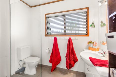 Photo of property in 33 St Annes Crescent, Wattle Downs, Auckland, 2103