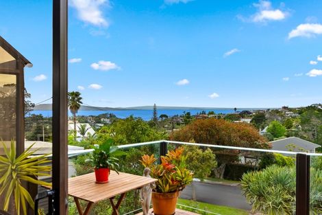 Photo of property in 1/21 Peter Terrace, Castor Bay, Auckland, 0620
