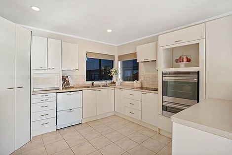 Photo of property in 110 Clovelly Road, Bucklands Beach, Auckland, 2012