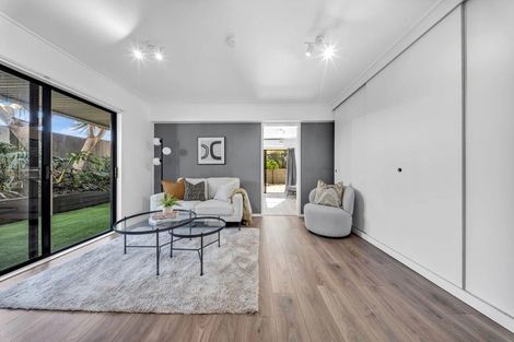 Photo of property in 17b Lynton Road, Bucklands Beach, Auckland, 2012
