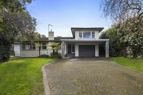 Photo of property in 9 Athlone Place, Hokowhitu, Palmerston North, 4410