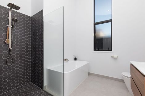 Photo of property in 2 Parachute Crescent, Papakura, 2110