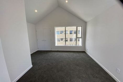 Photo of property in 2/30 Pirie Street, Mount Victoria, Wellington, 6011