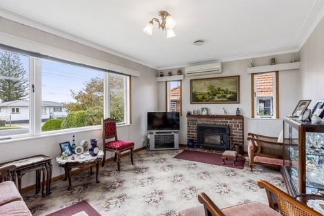 Photo of property in 13 Beaubank Road, Kelston, Auckland, 0602