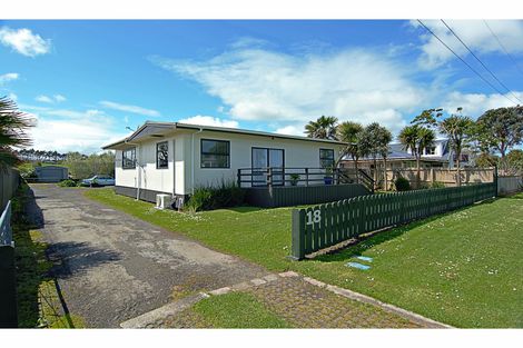 Photo of property in 18 Ronald Avenue, Glenbrook, Waiuku, 2681