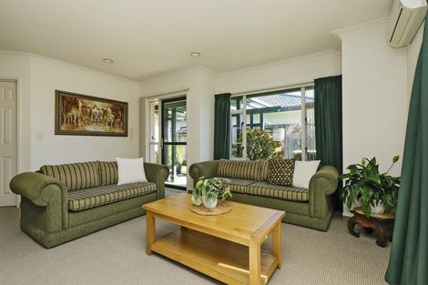 Photo of property in 1b Knightsbridge Place, Taradale, Napier, 4112