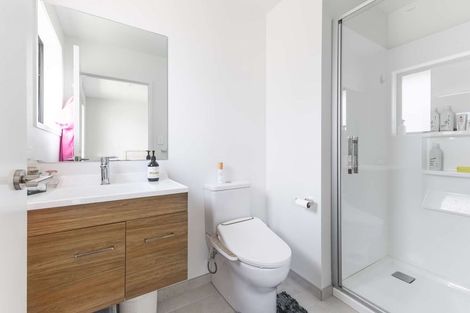 Photo of property in 10 Rehua Place, Waiwhakaiho, New Plymouth, 4312