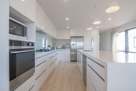 Photo of property in 41 Cirrus Way, Ranui, Auckland, 0612