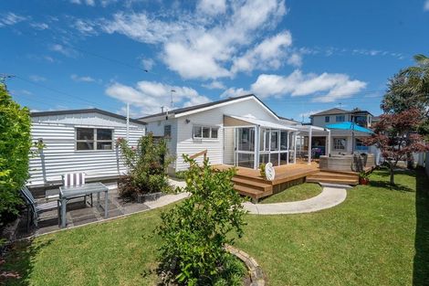 Photo of property in 1/24 Toroa Street, Torbay, Auckland, 0630