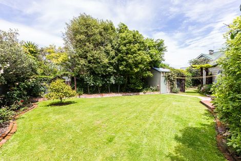 Photo of property in 570 Featherston Street, Roslyn, Palmerston North, 4414
