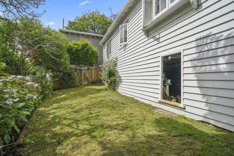 Photo of property in 34 Northland Road, Northland, Wellington, 6012
