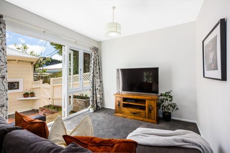 Photo of property in 29c North Terrace, Kelburn, Wellington, 6012