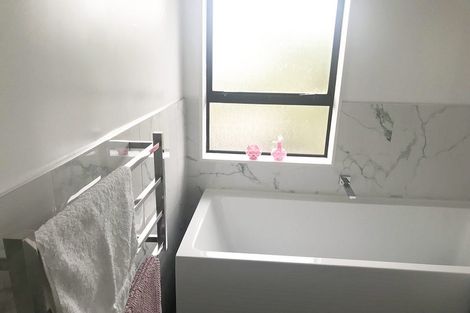 Photo of property in 9 Cambric Place, Botany Downs, Auckland, 2010