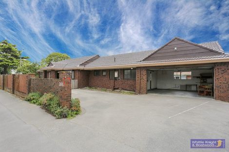 Photo of property in 264 Yaldhurst Road, Avonhead, Christchurch, 8042