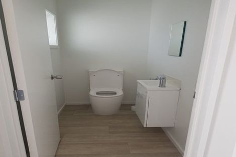 Photo of property in 5/14 Fields Parade, Oteha, Auckland, 0632