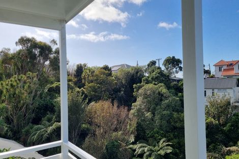 Photo of property in 29a Harbour View Road, Northland, Wellington, 6012