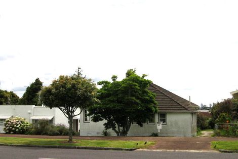 Photo of property in 97 Huia Road, Point Chevalier, Auckland, 1022