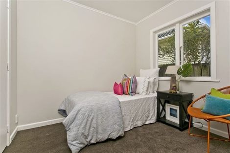 Photo of property in 24 Reid Road, New Lynn, Auckland, 0600