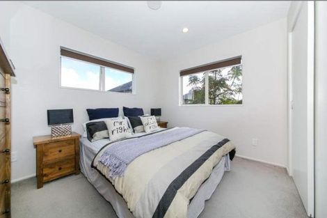 Photo of property in 4 Bordeaux Parade, Te Atatu South, Auckland, 0610