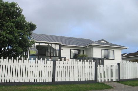 Photo of property in 7 Maraval Crescent, Grenada Village, Wellington, 6037