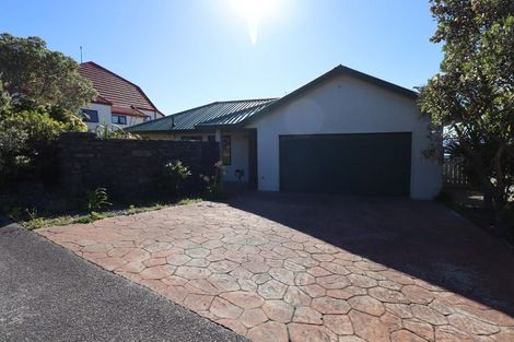 Photo of property in 83 Ashton Fitchett Drive, Brooklyn, Wellington, 6021