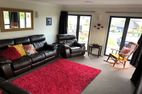 Photo of property in 3 Idris Court, The Gardens, Auckland, 2105