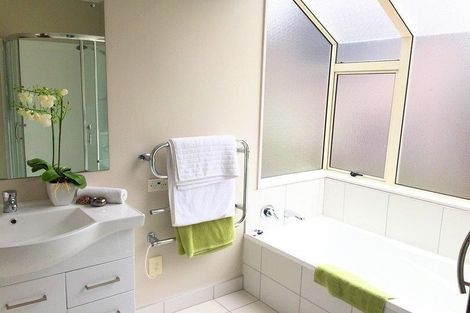 Photo of property in 2/59 The Parade, Bucklands Beach, Auckland, 2012