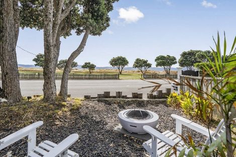 Photo of property in 25 Marine Parade, Eastbourne, Lower Hutt, 5013