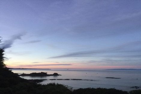 Photo of property in 211 Howard Road, Orere Point, Papakura, 2585