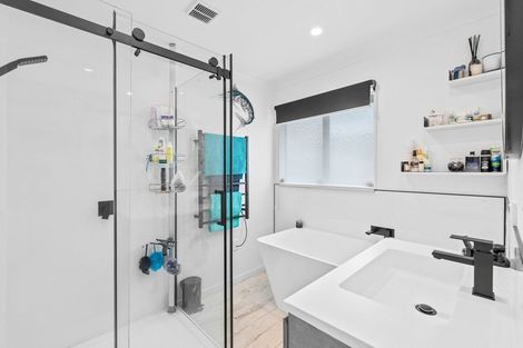 Photo of property in 4 Pine Ridge Terrace, Waikanae Beach, Waikanae, 5036