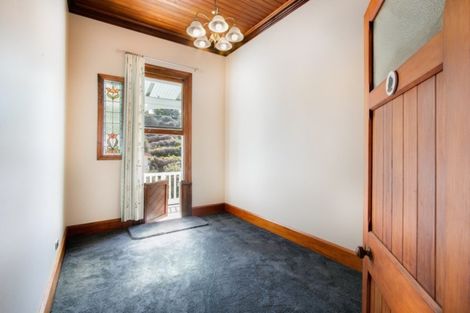 Photo of property in 32 Milton Road, Bluff Hill, Napier, 4110