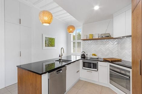 Photo of property in 11 Colenso Avenue, Hospital Hill, Napier, 4110