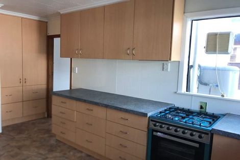 Photo of property in 17 Rua Street, Lyall Bay, Wellington, 6022