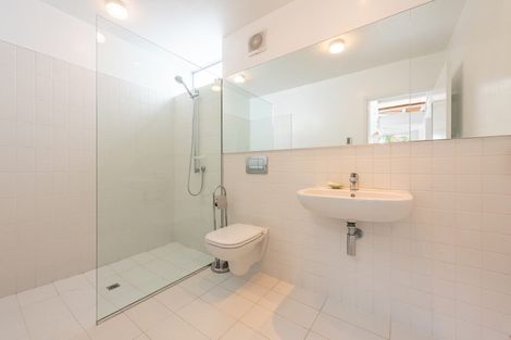 Photo of property in 42 Dorking Road, Brooklyn, Wellington, 6021