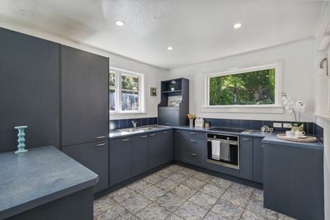 Photo of property in 73 Taylor Terrace, Tawa, Wellington, 5028