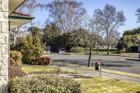 Photo of property in 3 Manson Place, Russley, Christchurch, 8042