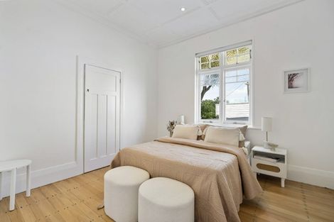 Photo of property in 16 Hinemoa Terrace, Birkenhead, Auckland, 0626