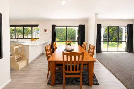 Photo of property in 39a Edgewater Parade, Waiuku, 2123